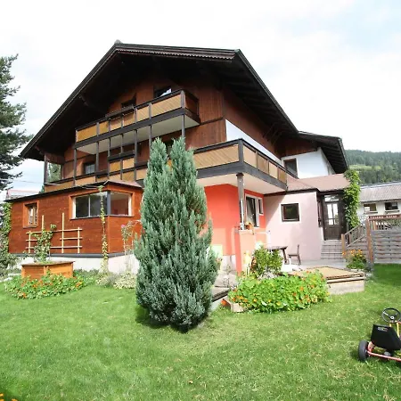 Wonderful Holiday Home With Mountain Views Holiday home *