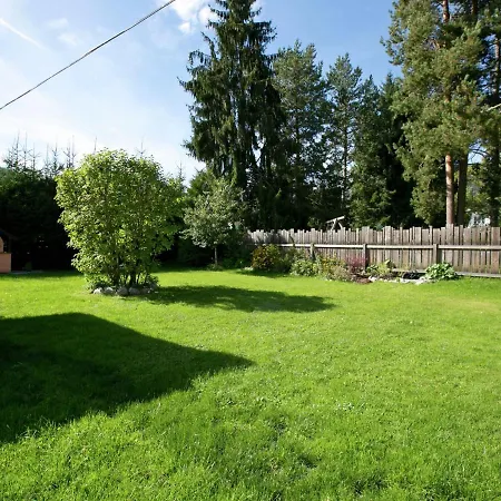 Wonderful Holiday Home With Mountain Views *