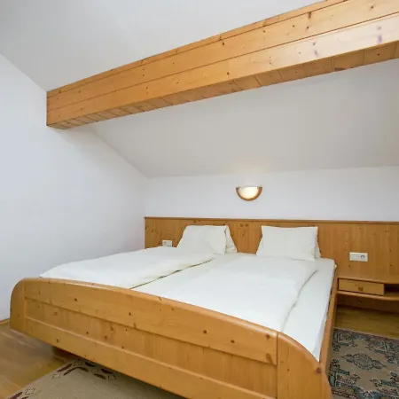 Wonderful Holiday Home With Mountain Views Holiday home